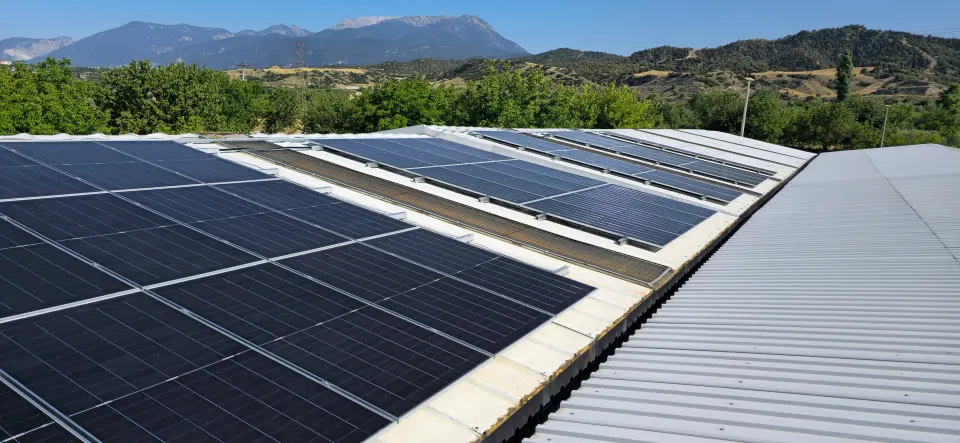 Deneks Lojistik güneş enerjisi GES projesi - kurulum görseli 3