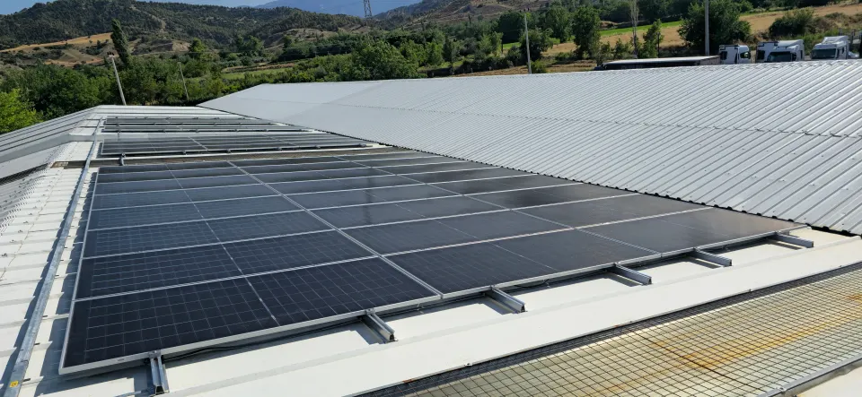 Deneks Lojistik güneş enerjisi GES projesi - kurulum görseli 4