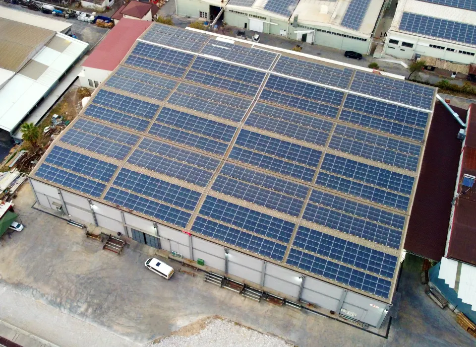 Fiesta Tekstil güneş enerjisi GES projesi - kurulum görseli 3
